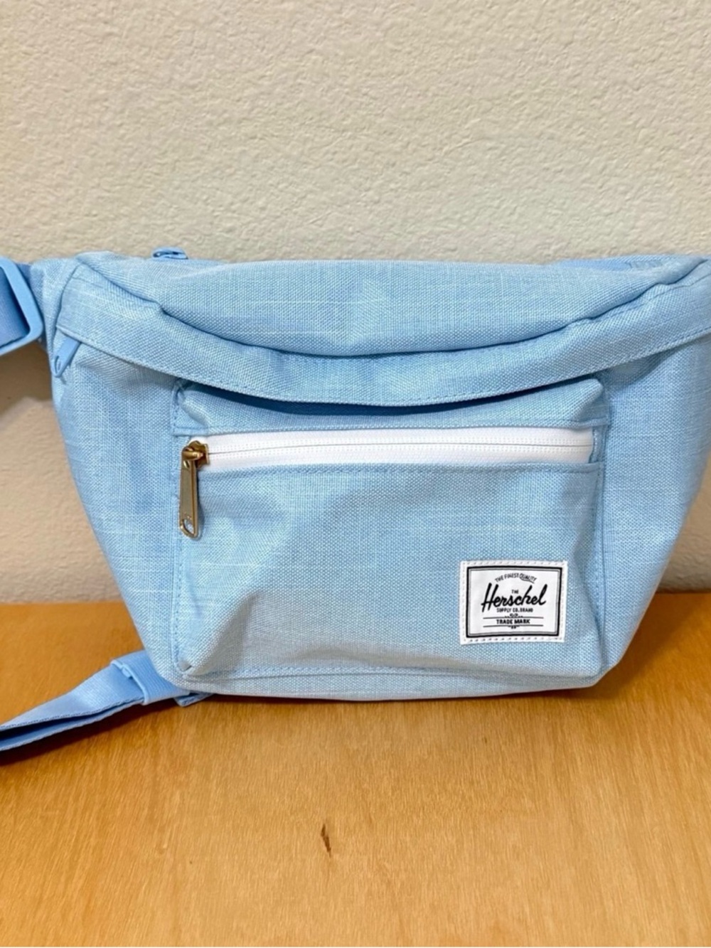 Herschel Baby Blue Interior Canvas Pouch Bag
